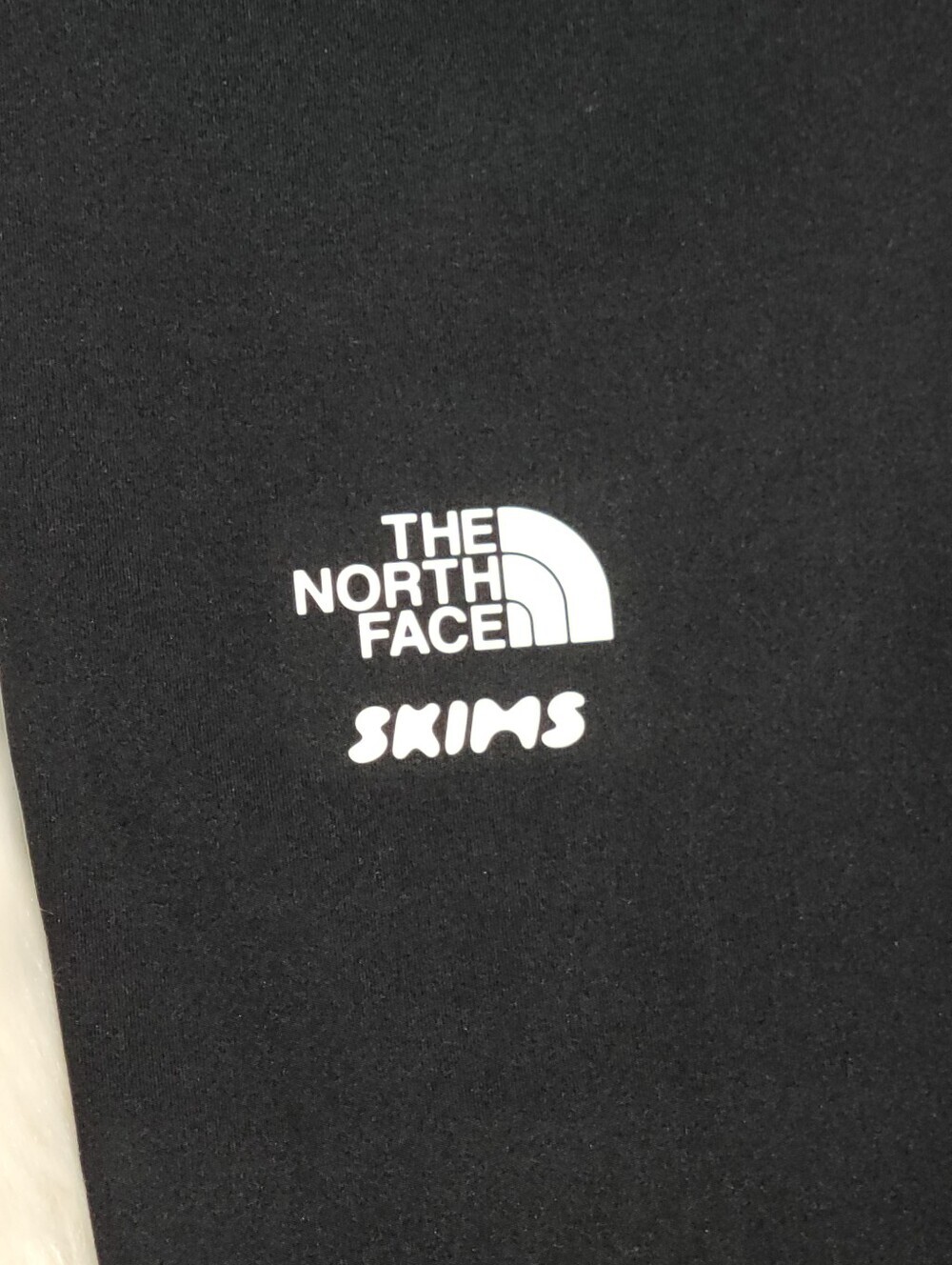 The North Face TNF x SKIMS Refina Leggings Onyx Women Small NEW - Picture 4 of 7